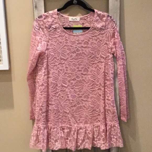 Lace Top NWT. - Picture 2 of 5